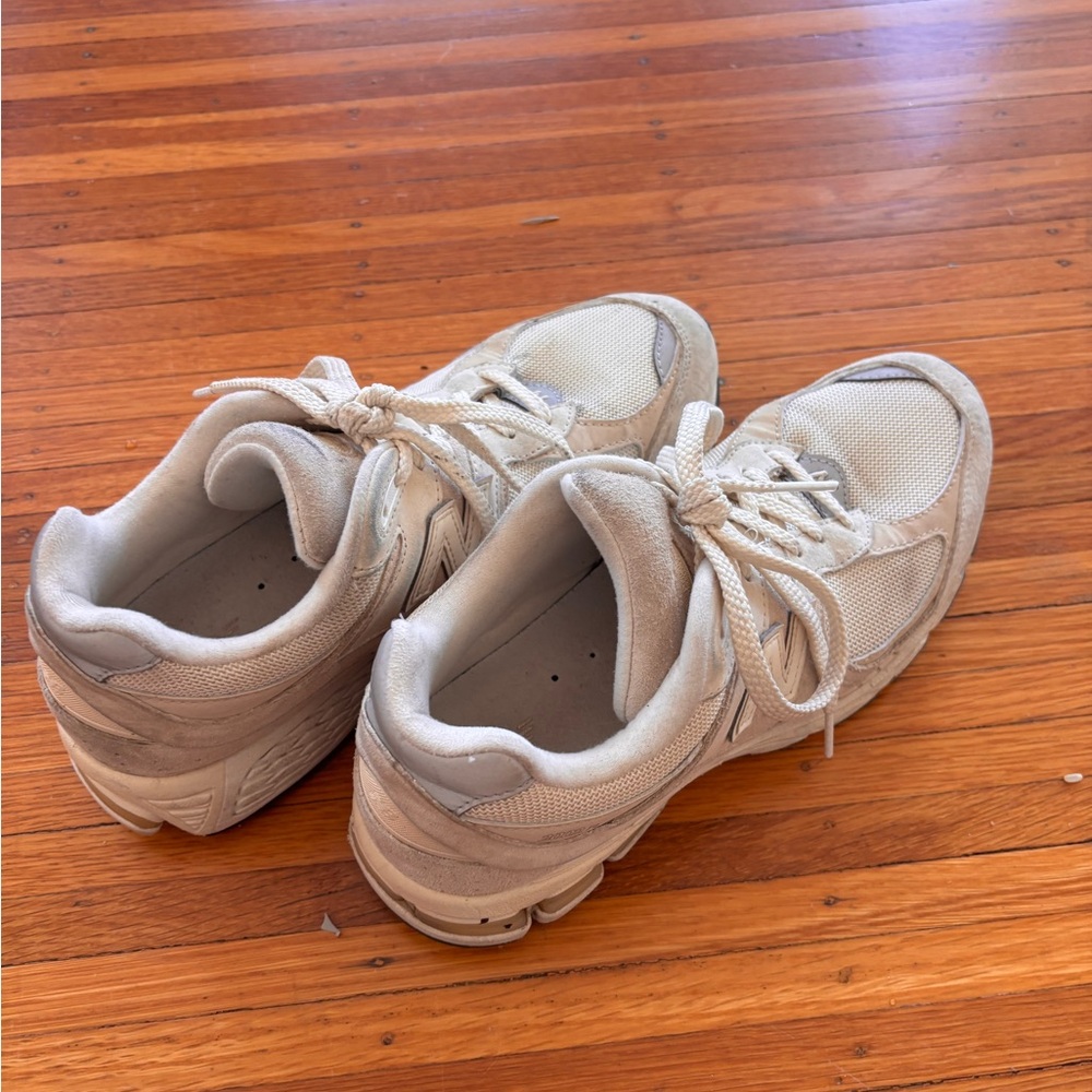 New Balance 2002r Cream Sneakers View 4